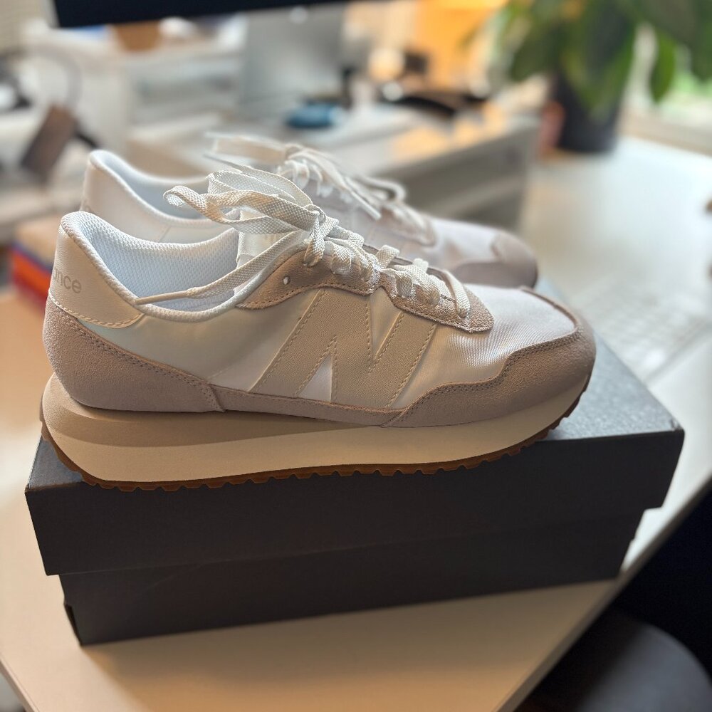 White & grey New Balance Womens Sneakers, 237 - size 9